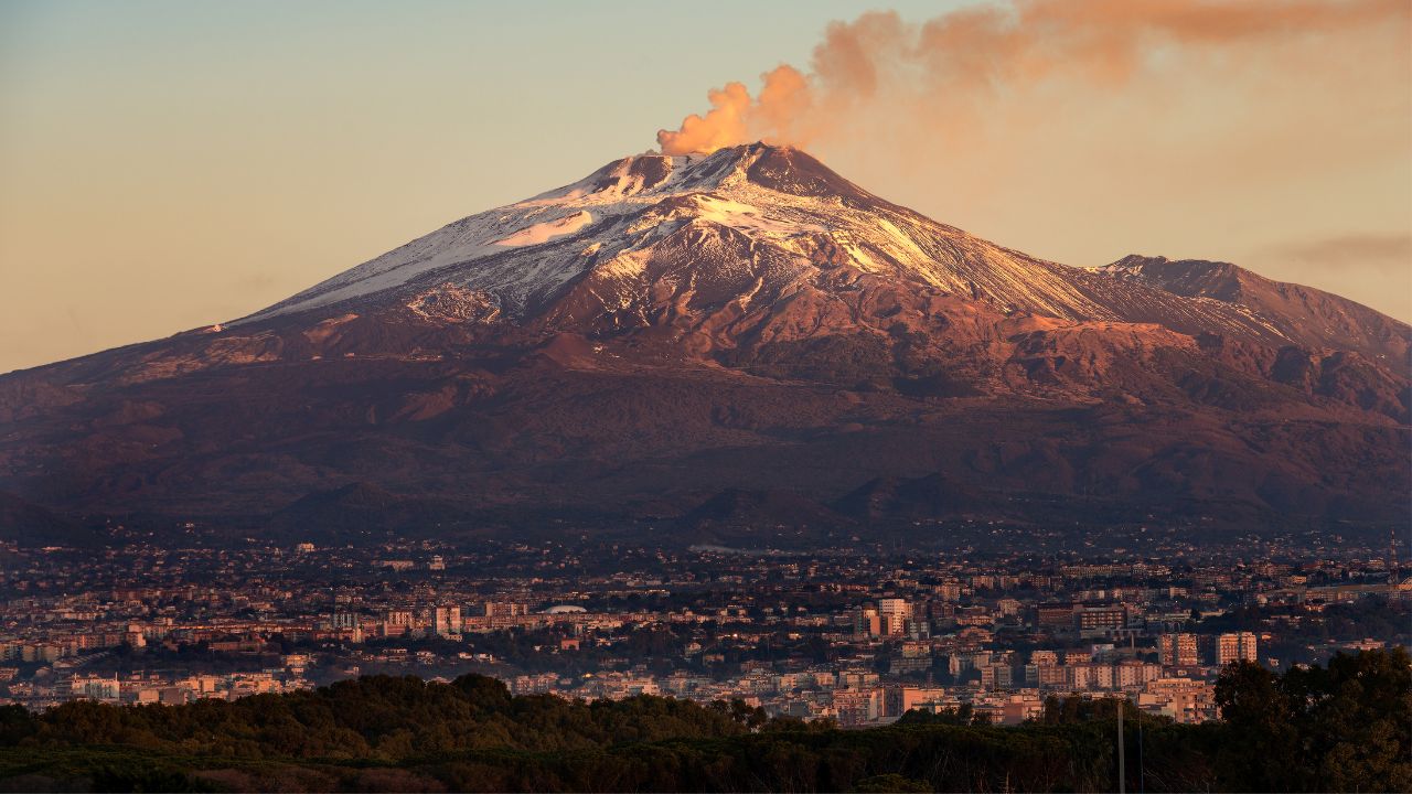 Fotogenia dell'Etna. Cinema, letteratura e scienza